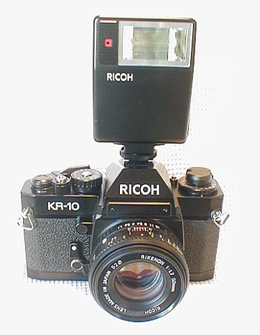 RICOH KR-10 camera and flash