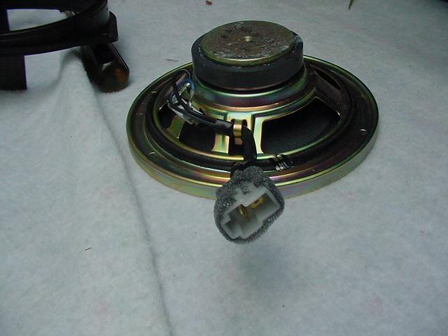 2001 subaru outback speakers