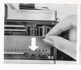 Praktica Super TL1000 film loading