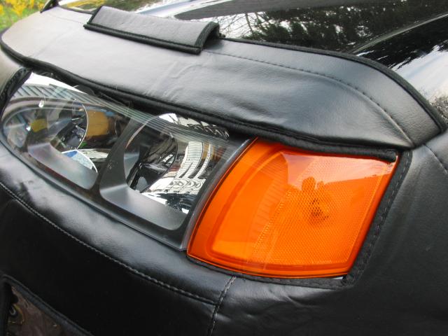 2004 Saturn Vue front bra