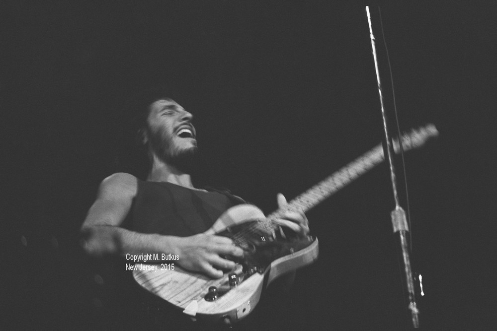 Early Springsteen concert shots